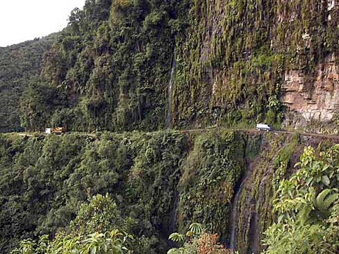 Durch den Wasserfall